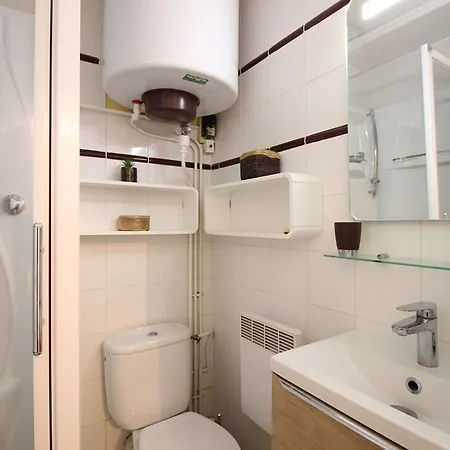 Apartment Mont-dore: T2, Centre, Ascenseur, Cuisine Equipee, 4 Pers - Fr-1-608-262